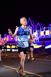 BIB: 4030
                            <button type="button" onclick="openModal(22897628)" class="btn btn-primary btn-sm float-right btn-popup" data-toggle="modal" data-target=".modal-high-quality">
                        <i class="fas fa-shopping-cart"></i> Add to Cart
                    </button>
                                            <button type="button" onclick="isThisMe(22897628, true)" class="btn btn-success btn-sm float-right btn-popup btn-isme hidden" data-toggle="tooltip" data-placement="bottom" title="นี่คือรูปของคุณใช่ไหม คลิกที่นี่เพื่อเอาเข้าอัลบั้ม">
                        <i class="fas fa-plus"></i> Add to album
                    </button>
                    <button type="button" onclick="isThisMe(22897628, false)" class="btn btn-warning btn-sm float-right btn-popup btn-isnotme hidden">
                        <i class="fas fa-ban"></i> Remove from album
                    </button>